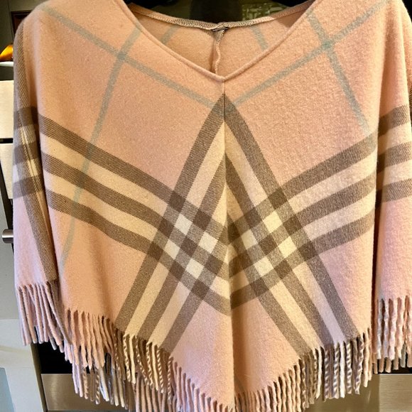 Burberry Cashmere/wool blend Poncho. Classic plaid in pink and brown
Candy Check - Picture 1 of 10